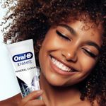 Creme-Dental-Oral-B-3D-White-Mineral-Clean-Fresh-Mint-102g