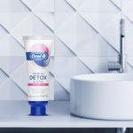 Creme-Dental-Oral-B-Gengiva-Detox-Sensitive-Care-102g