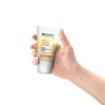 Protetor-Hidratante-Facial-Garnier-Uniform---Matte-Vitamina-C-FPS50-Cor-Clara-40g