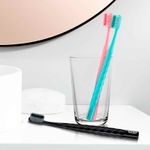 Escova-Dental-Oral-B-Iconic-Premium-Ultra-Soft-3-Unidades
