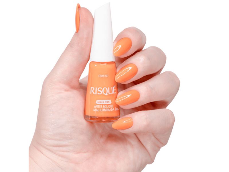 Esmalte-Cremoso-Risque-Antes-Sol-que-Mal-Iluminada-8ml