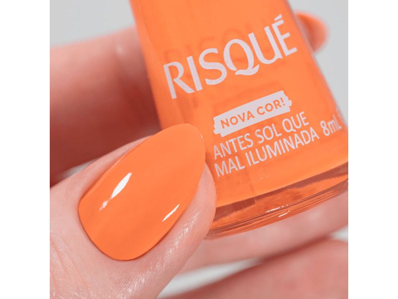 Esmalte-Cremoso-Risque-Antes-Sol-que-Mal-Iluminada-8ml