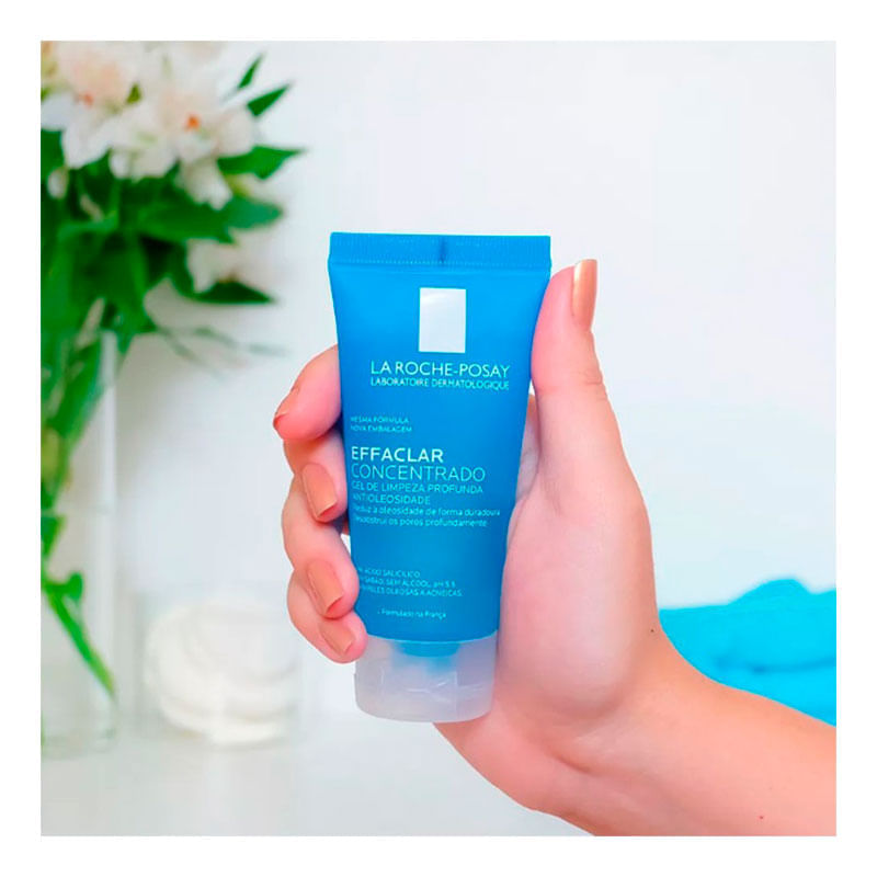 Encontraproduto.com.br - Kit La Roche-Posay Protetor Solar Anthelios Airlicium+ FPS 50 Cor 2.0 40g + Gel de Limpeza Facial Effaclar Concentrado 50g