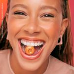 balm-labial-vult-fruit-tella-com-vitamina-e-cheirinho-de-bala-caramelo-35g-farmacia-online-drogal