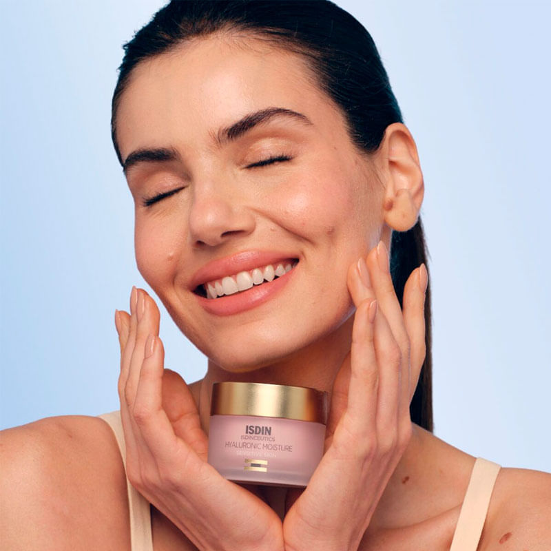Creme Facial Hidratante Isdinceutics para pele ressecada - Drogal