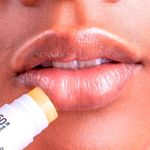 007-hidratante-labial-ollie-fps50-incolor-45g-farmacia-online-drogal