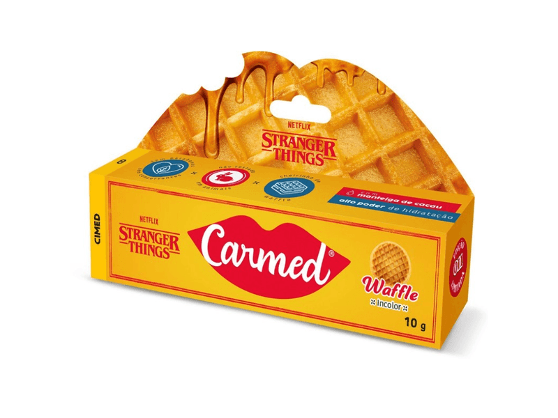 002-hidratante-labial-carmed-stranger-things-waffler-incolor-10g-farmacia-drogal-online
