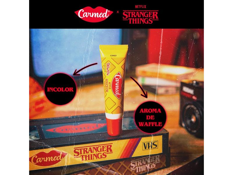 004-hidratante-labial-carmed-stranger-things-waffler-incolor-10g-farmacia-drogal-online