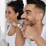 015-kit-creme-dental-clareador-colgate-luminous-white-brilliant-mint-3-unidades-70g-enxaguante-bucal-clareador-colgate-luminous-white-250ml-farmacia-drogal-online
