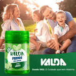 002-pastilhas-valda-friends-sem-acucar-sabor-limao-50g-farmacia-drogal-online